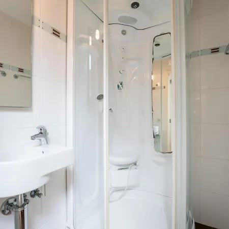 Queen Mary 505 With Parking By Interhome Appartement