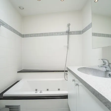 Appartement Queen Mary 505 With Parking By Interhome