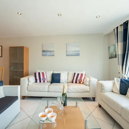 Queen Mary 505 With Parking By Interhome Appartement *