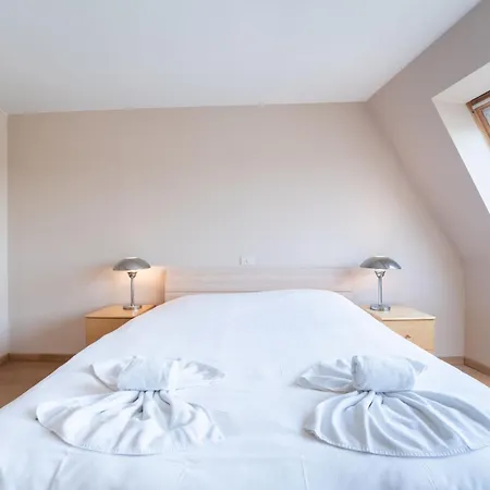 Queen Mary 505 With Parking By Interhome